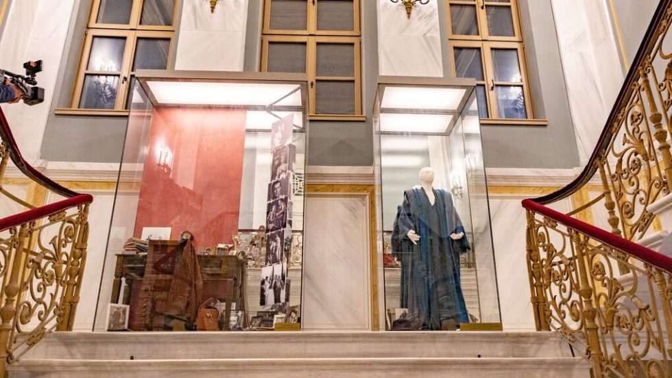 dimotiko theatro peiraia-kamarini papamixail